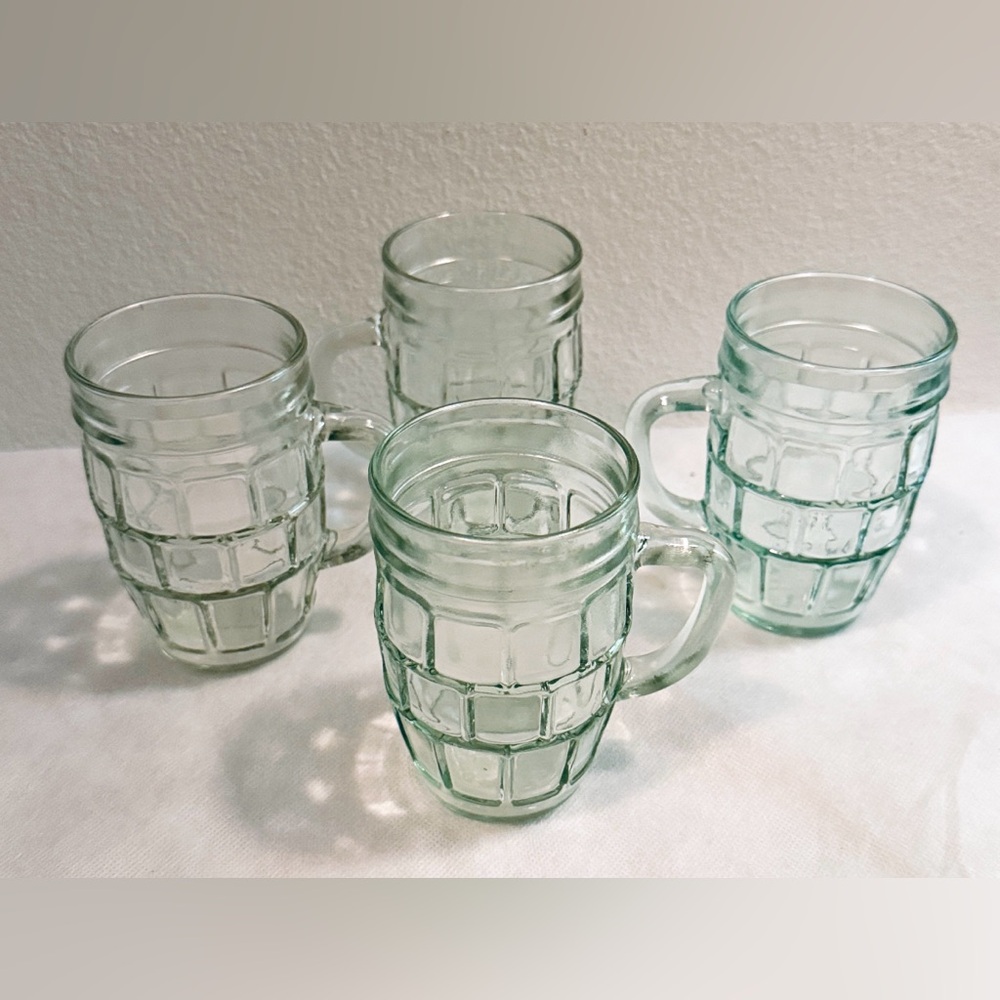 4 vintage green glass, barrel glasses. 8.5oz Circa 1960s